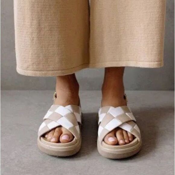 ALOHAS Marshmallow Scacchi Sandal in Tan and White 39 - Picture 3 of 12